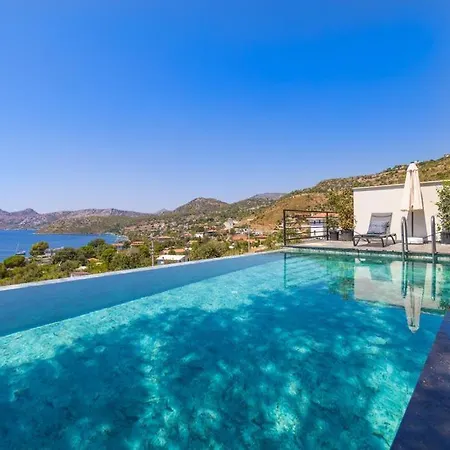 Sakız Söğüt'de özel Havuzlu Kiralık *