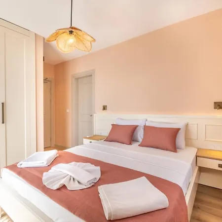 Sakız Söğüt'de özel Havuzlu Kiralık Villa *