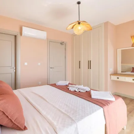 Sakız Söğüt'de özel Havuzlu Kiralık * Marmaris